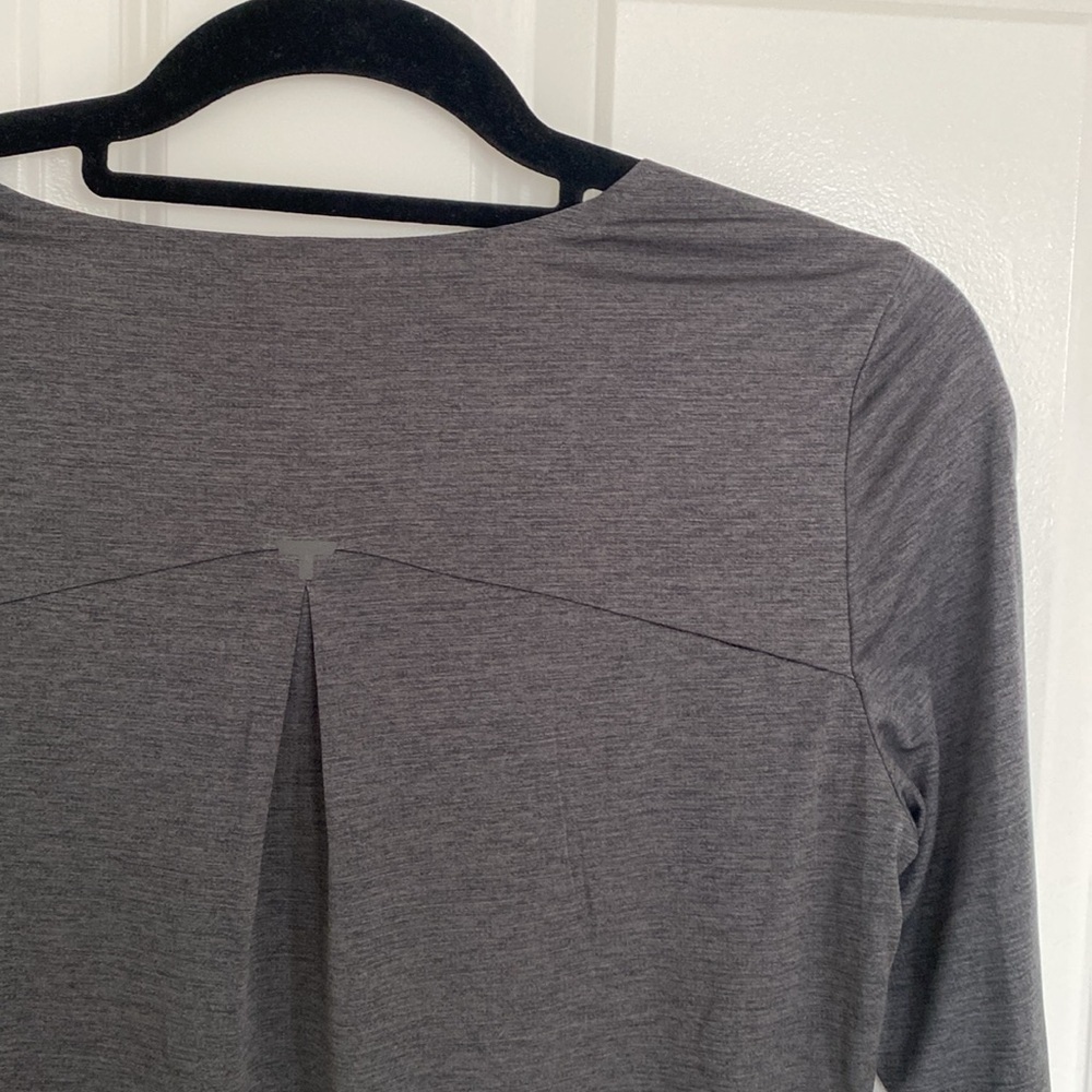 On Running Dark Gray Performance Long Sleeve T-Sh… - image 7
